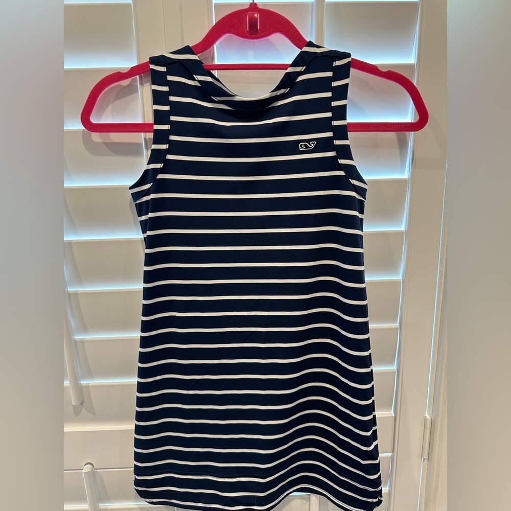 Girls Vineyard Vines Sanjay Performance Dress 
Size S (7-8)